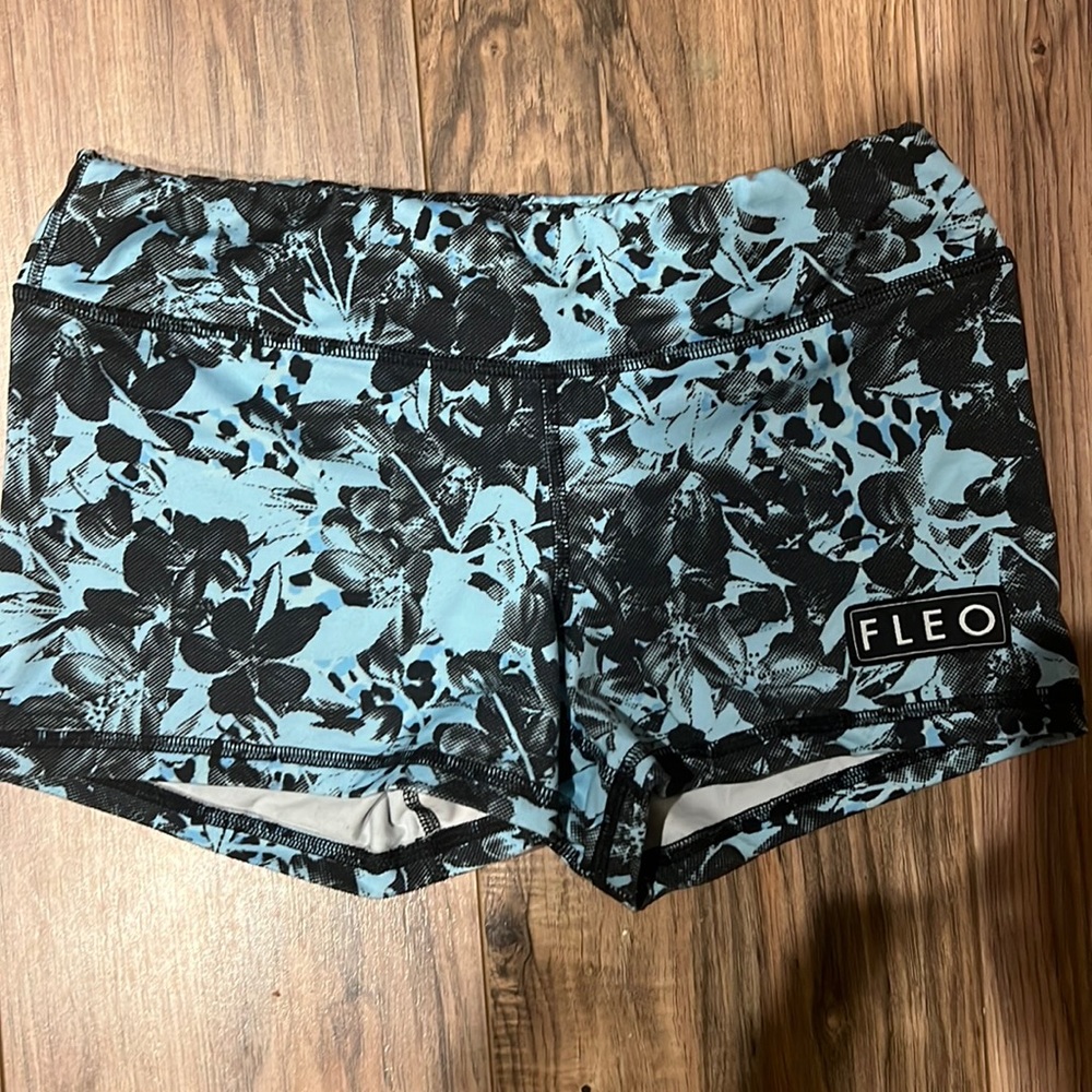 Fleo 3.25 botanical shorts